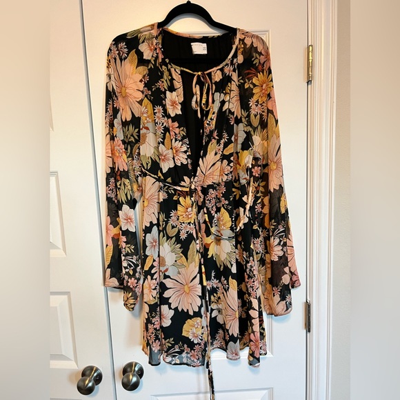 ASOS Design Keyhole Front Belted Mini Slater Dress in Retro Floral Print - Picture 6 of 6